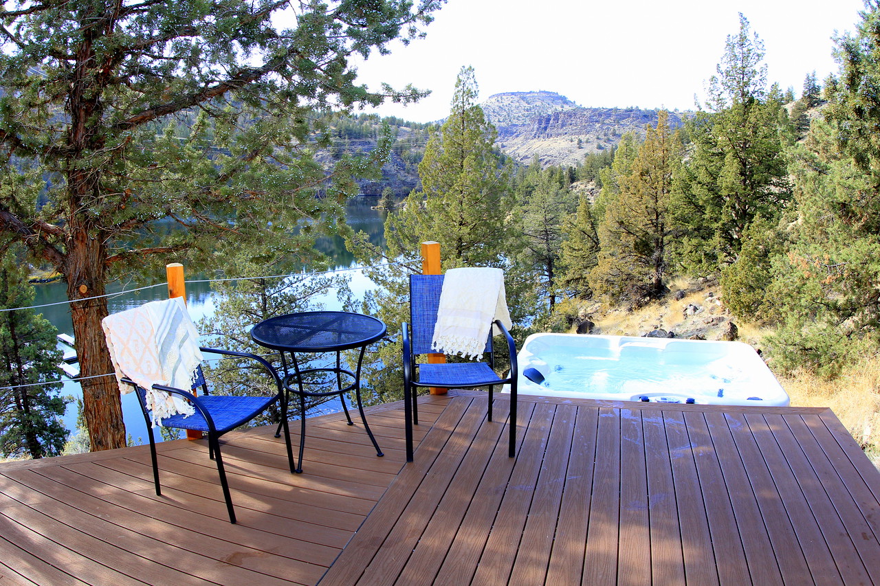 Luxury Tiny Homes with Private Hot Tubs | Lake Simtustus Resort & Marina - Off Grid Luxury Tiny Homes With Private Hot Tub And Bathroom